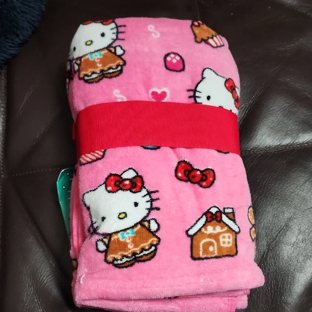 Brand new Saniro Hello Kitty set of 2 Hand Towels.